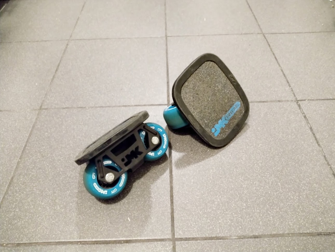 Skates